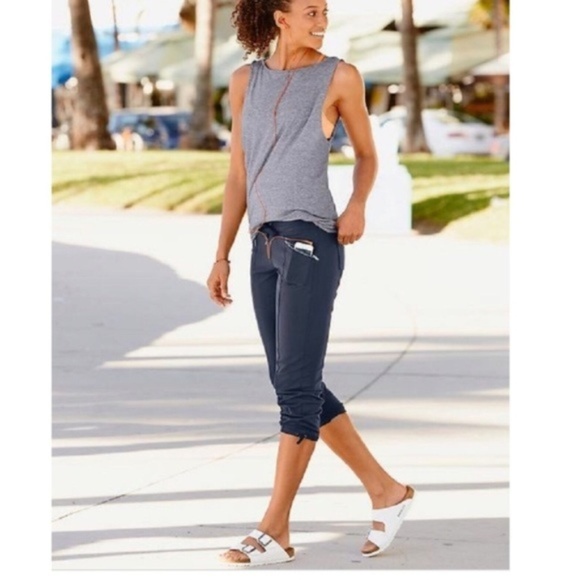 Athleta Pants - ATHLETA Metro Slouch Capri Crops Navy Blue {O25}